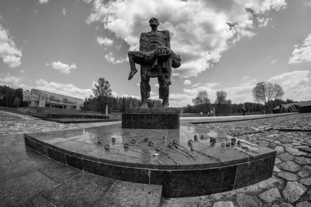 О самодоставке раненых красноармейцев с поля боя и уборке трупов