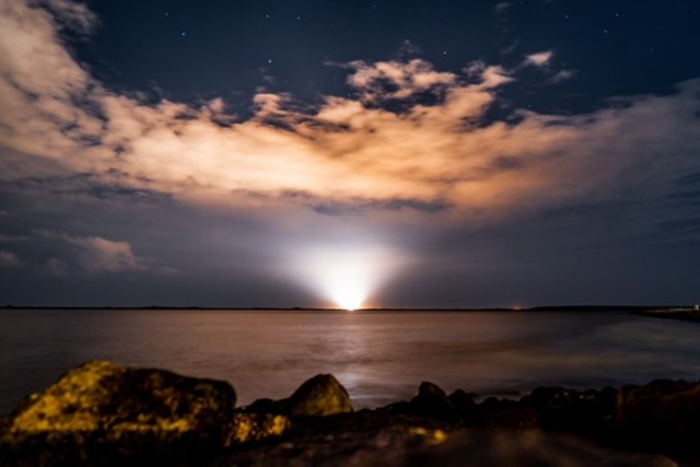 Космический корабль SpaceX загорелся во время запуска