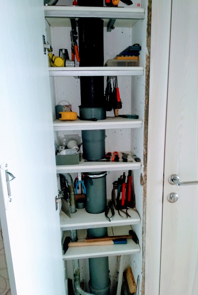 Как я тумбочку под инструмент запилил