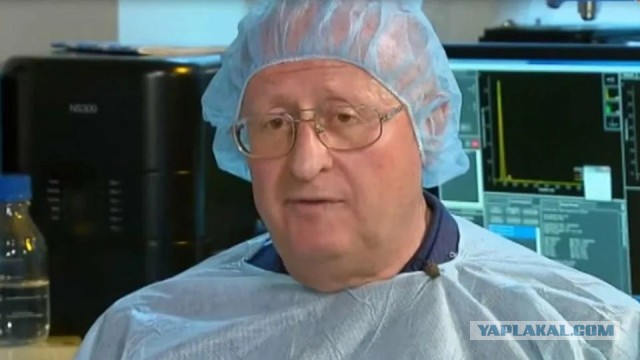 Гинцбург: ревакцинироваться "Спутником" можно каждые полгода бесконечное число раз