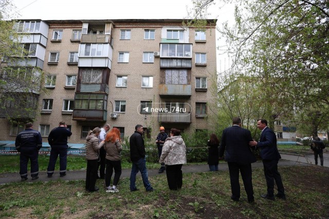 Балкон вместе с людьми упал на проспекте Победы в Челябинске