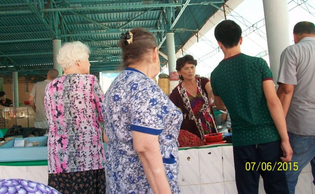 Сегодня на Фархадском базаре в Ташкенте