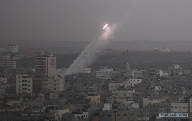 Израиль атакует, Сектор Газа отвечает.