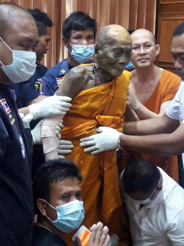 Буддийского монаха увидели с улыбкой на лице через 2 месяца после смерти