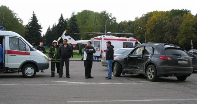 Серьезная авария возле МГУ