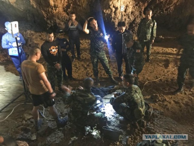12 детей пропали в пещере Таиланда