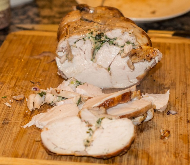 Куриная тушка (рулет) лишенная скелета (poulet désossé)  