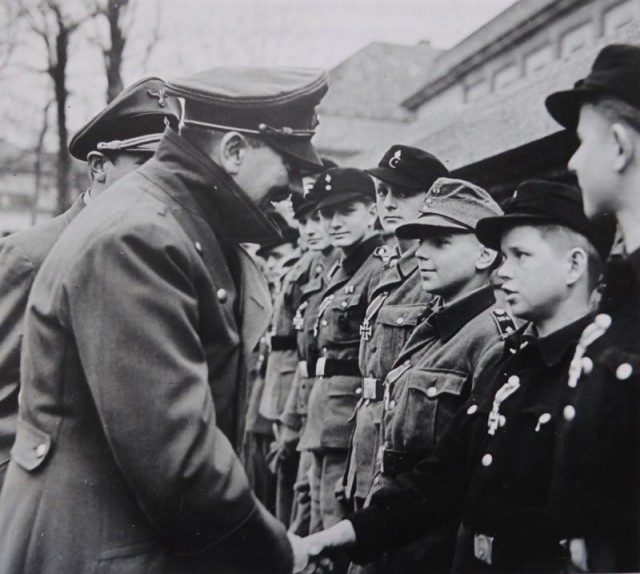 О красном терроре в Крыму в 1920-21 гг.Бела Кун, Розалия Землячка и другие.
