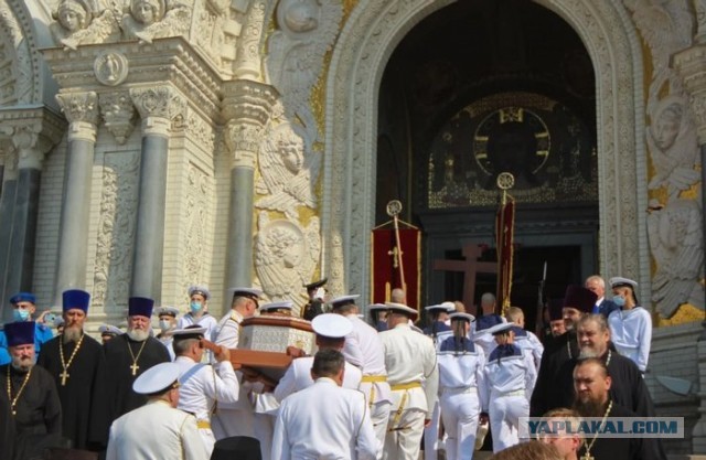 В Петербург из Санаксарского монастыря привезли мощи адмирала Федора Ушакова.