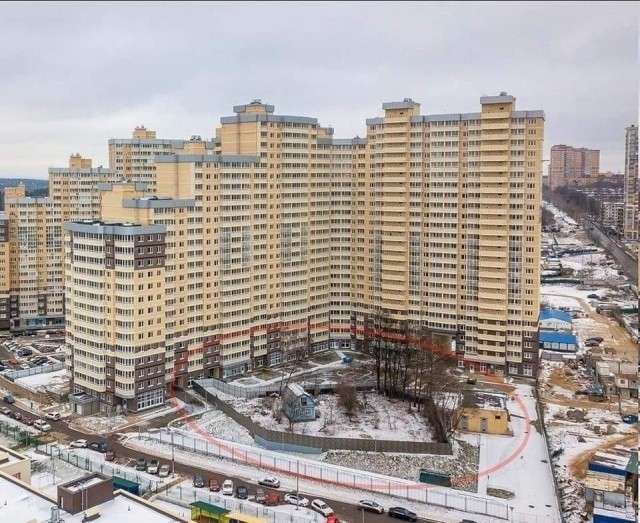 Владелец в Испании отказался продавать кусочек своего участка