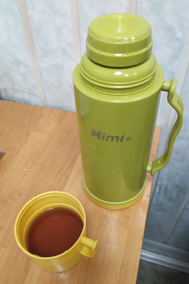 А из какой кружки вы пьете чай/кофе дома?
