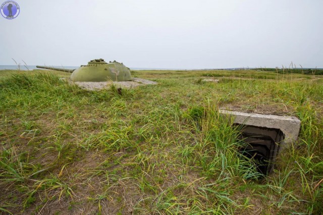 Заброшенный на Сахалине артиллерийский взвод танковых башен "Стародубское"