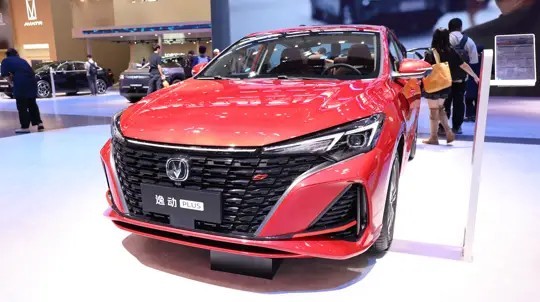 Китайский хит за копейки: Changan Eado Plus оказался дешевле Lada Granta... но в Китае.