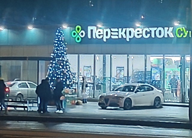 Стало известно, почему так рано украсили Москву к Новому году