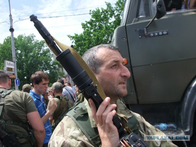 Начался обстрел аэродрома и окрестностей в Донецке