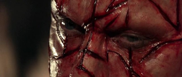 Загадочный объект вырывается из черной дыры