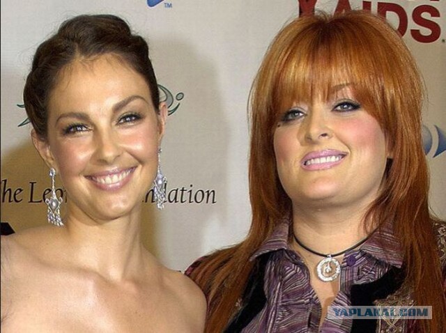 Знаменитости и их родные братья с сестрами