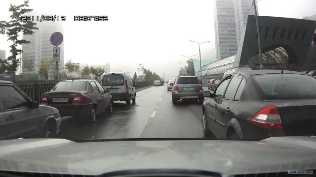 Обиженный учитель на дороге