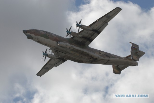 Самолет АН124 "Волга-Днепр" Антонов в Лондоне. Посадка. Взлет