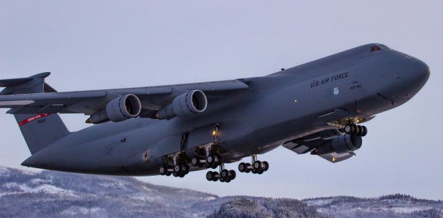 Lockheed C-5 Galaxy. Самый крупный военно-транспортный самолёт ВВС США