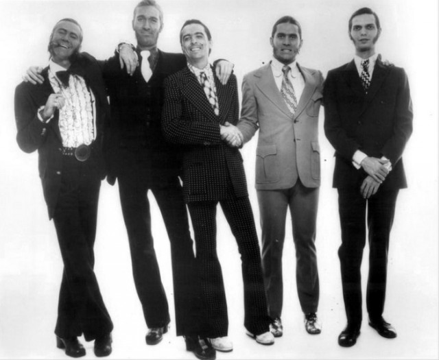 Музыка и музыканты:«Alice Cooper» и их хиты