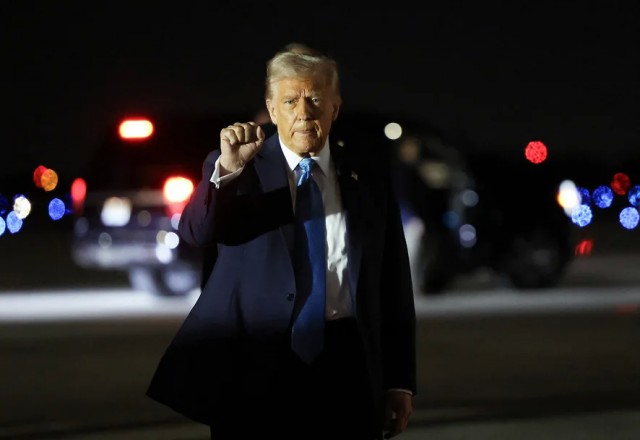 Трамп заявил о контактах США и РФ по Украине и анонсировал разговор с Путиным