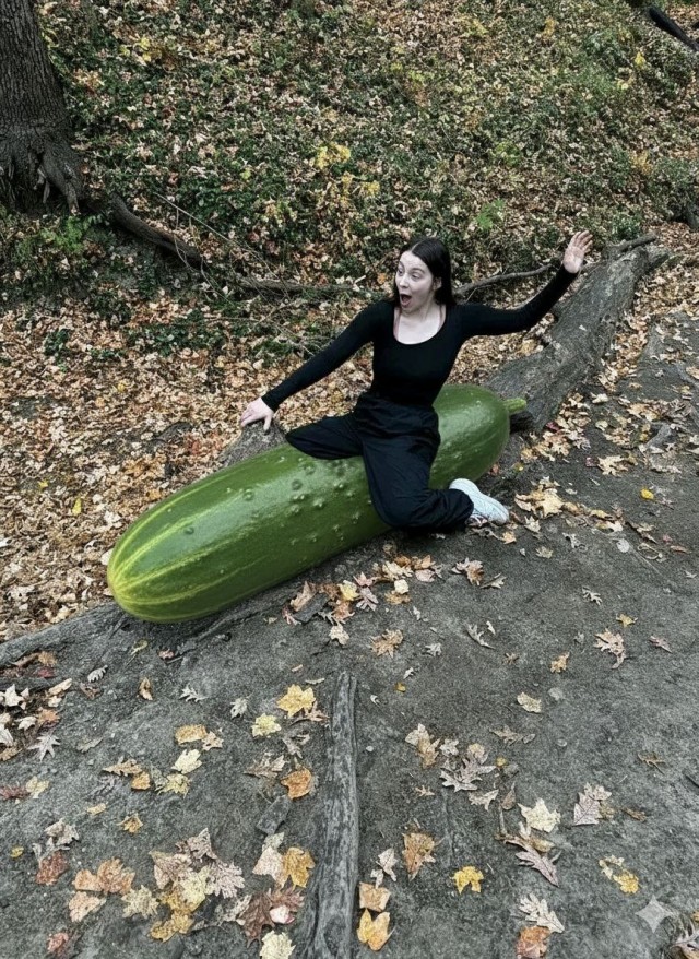 Фотожаба : "Фотошопте меня полностью".