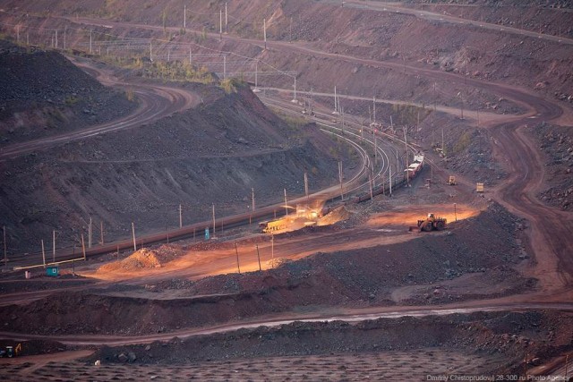 Рассвет на карьере Михайловского ГОКа