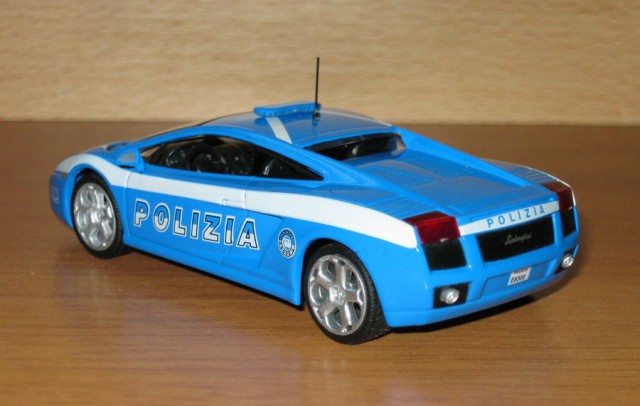 Полицейские Машины Мира