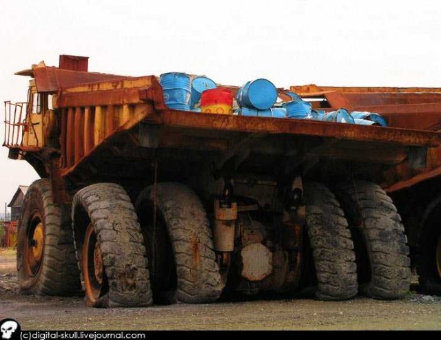 Тракторы, эксковаторы, грузовики