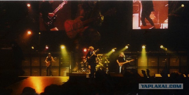 Умер один из основателей AC/DC Малькольм Янг