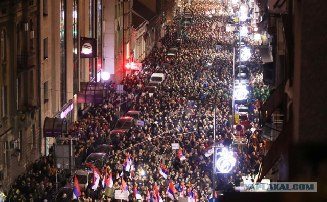 В Сербии набирают обороты массовые протесты против президента: на улицы вышли тысячи людей
