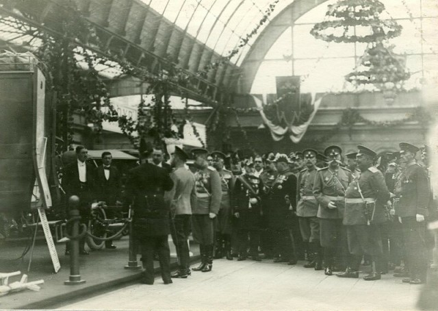 Международная автомобильная выставка в Михайловском манеже. 1913г.