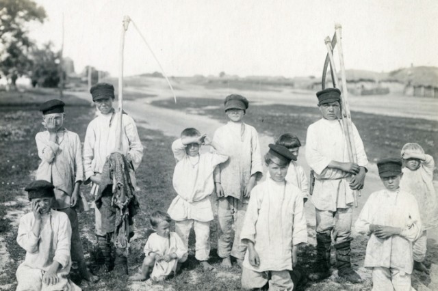 Российская империя в фотографиях. Детство.