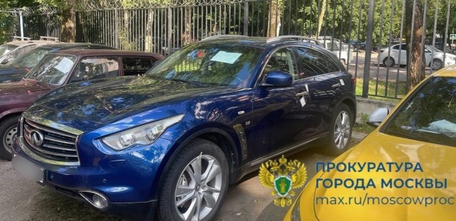 Мужчина сел в Infiniti жены, нарушил ПДД и лишился автомобиля