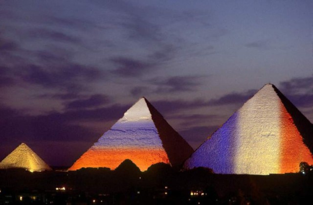 Египетские пирамиды будут подсвечены