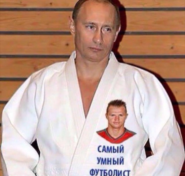 Дмитрий Тарасов после матча с «Фенербахче» показал футболку с Путиным