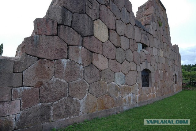 Оплавленные (?) храмы Петры