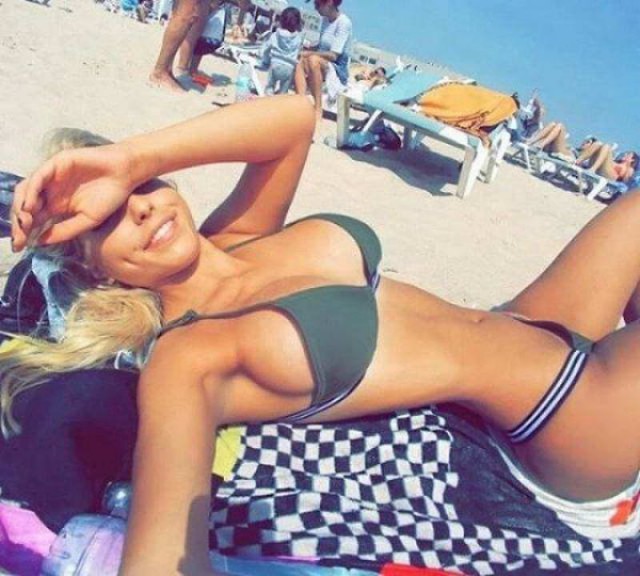 Симпатичные пляжные девушки...