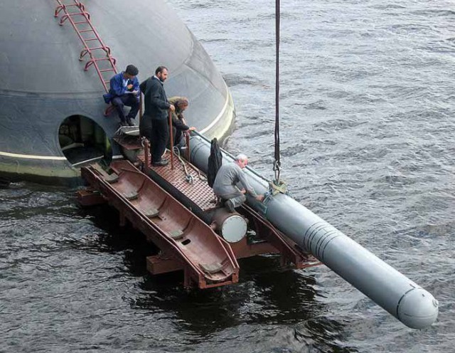 Западные СМИ встревожились узнав о нахождении в Севастополе российской подводной лодки проекта 877
