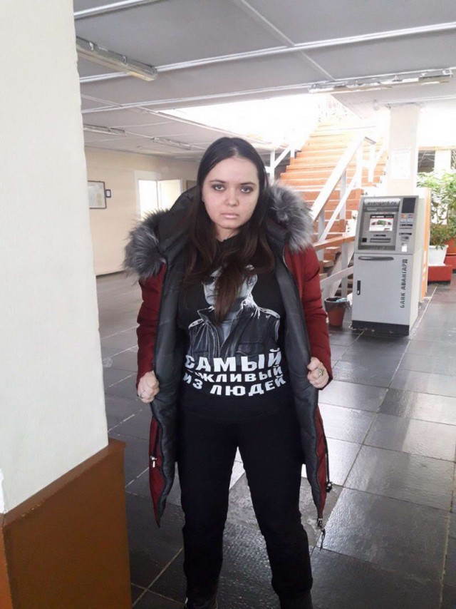 Давай я тебя ещё вот в этой позе сфоткаю