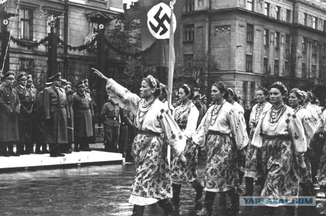 В Киеве массово раздали оружие