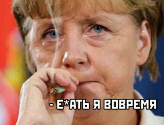 Макрон отреагировал на карикатуру российского посольства в Париже