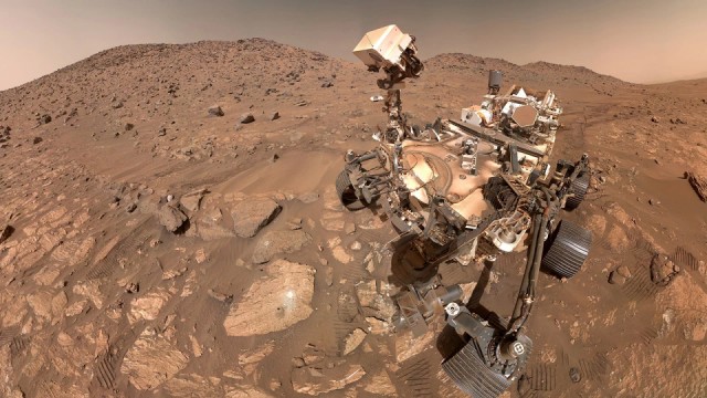 Марсоход NASA обнаружил признаки возможной жизни. Найденные породы формируют живые организмы