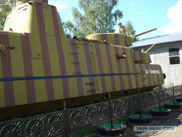 Мы мирные люди, но наш бронепоезд