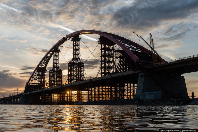 Строительство Бугринского моста в Новосибирске.