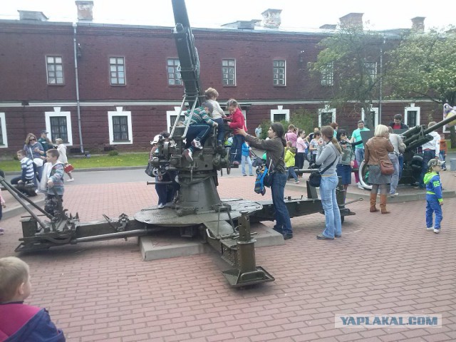Я крепость...держим оборону...