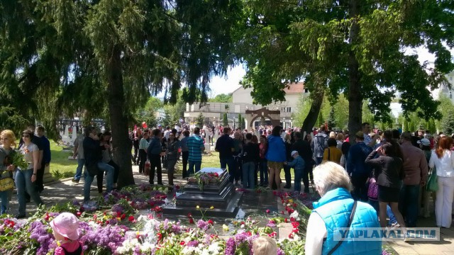 В Кишиневе танк Т-34 увезли с постамента