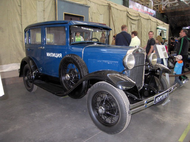 Выставка военных автомобилей. ПО "Ленрезерв", СПб.