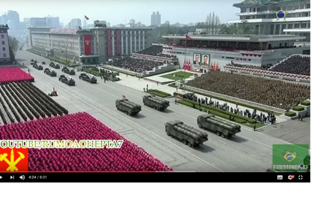Военный парад в КНДР в честь 105-й годовщины со дня рождения Ким Ир Сена